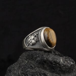 The Immaculate Heart Ring is a product of high class craftsmanship and intricate designing. It's solid structure makes it a perfect piece to use as an everyday jewelry to elevate your style.
