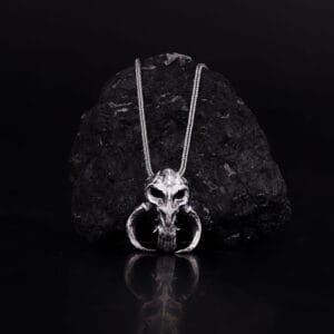 predator skull necklace is a product of high quality sterling silver. This piece is inspired by movie predator