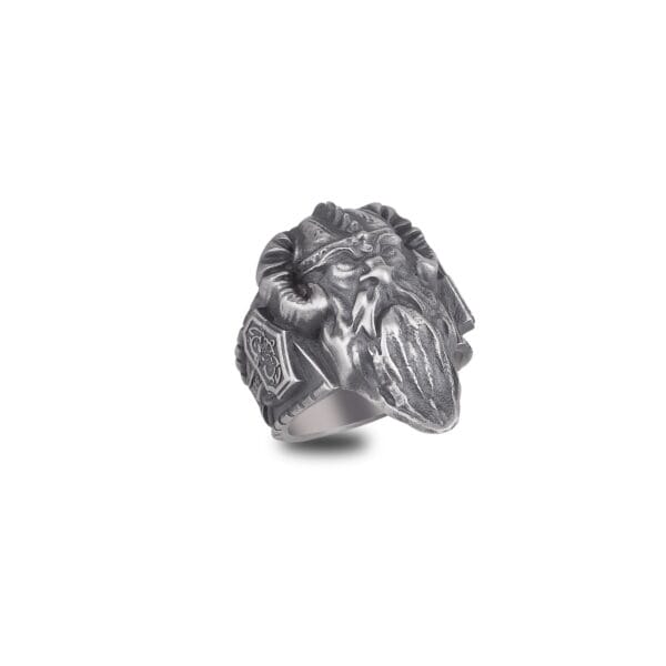 the viking silver ring is a product of high class craftsmanship and intricate designing. it's solid structure makes it a perfect piece to use as an everyday jewelry to elevate your style. espada silver