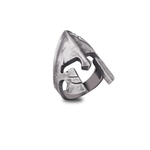 the spartan ring is a product of high class craftsmanship and intricate designing. it's solid structure makes it a perfect piece to use as an everyday jewelry to elevate your style. espada silver